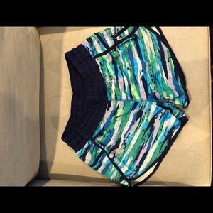 Lululemon tracker shorts
